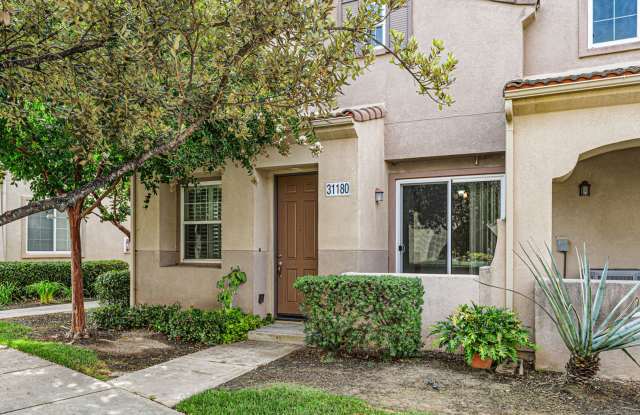 Two Story Townhouse in the gated community of Temecula Lane 3br/2.5ba, 1,586 Sqft, Patio, 2 car attached garage Gallery 1