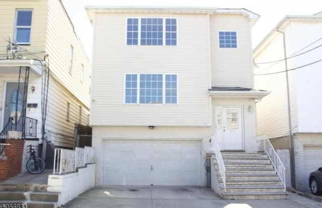 230 Amity St - 230 Amity Street, Elizabeth, NJ 07202