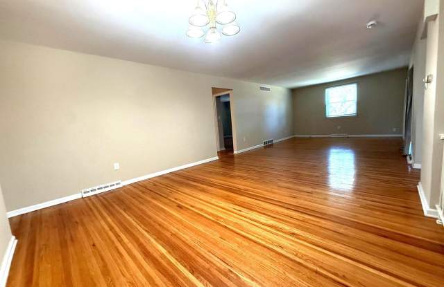 404 TANFORAN Drive Gallery 3