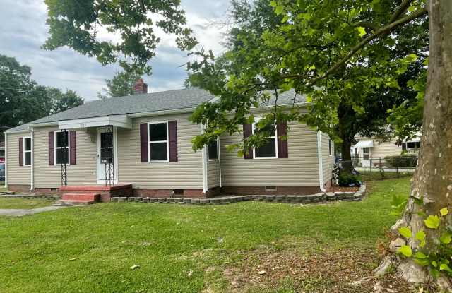 225 Kenneth Blvd. photos photos