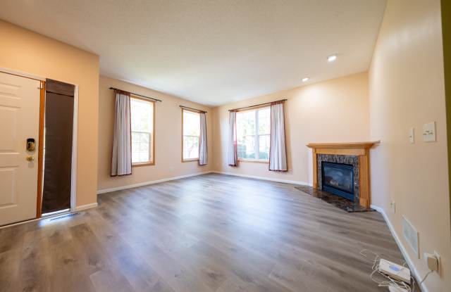9890 Pincherry Ln. Gallery 4