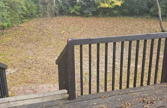 READY TO MOVE IN! 3 Beds 1.5 Baths! Gallery 4