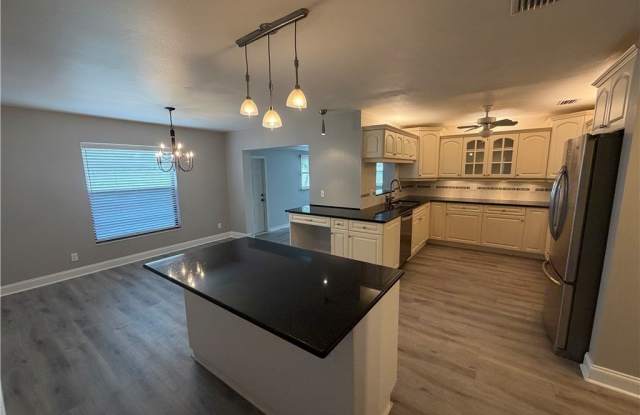 2121 SE 1st Terrace Gallery 2