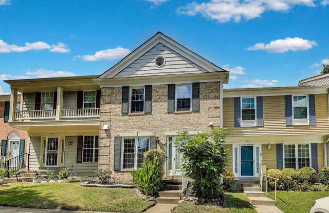 Spacious TH in Olney - 3 + 3 and deck w/ Fenced Yard photos photos