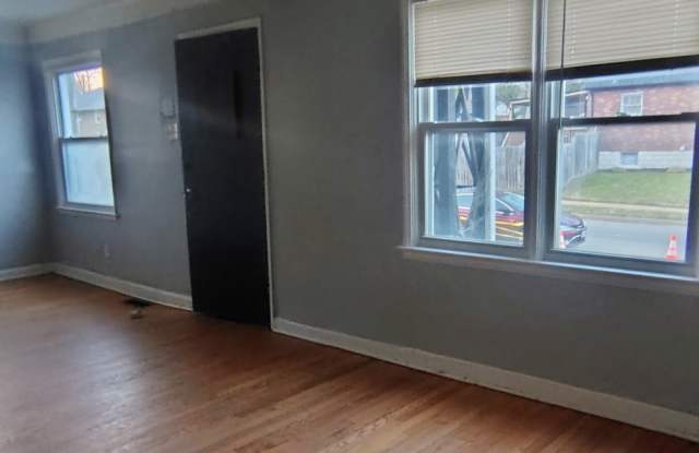 6404 Myron Avenue Gallery 3