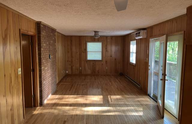 1151 Bear Branch Road Gallery 3