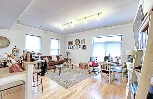 815-817 West Addison photos photos