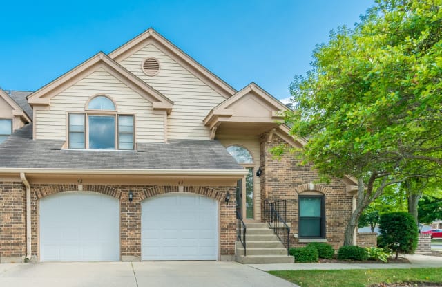 44 Willow Parkway - 44 Willow Parkway, Buffalo Grove, IL 60089