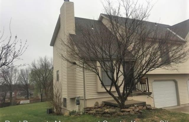 1404 SE 7th Place - 1404 Southeast 7th Place, Lee's Summit, MO 64063
