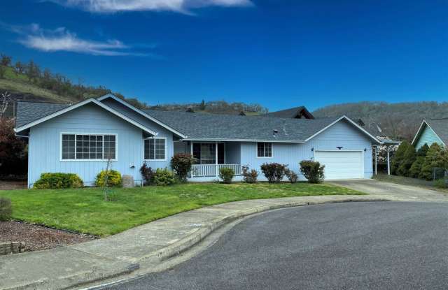Large 2 Bedroom Hucrest Home! 1 Year Lease Required photos photos