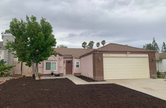 3 Bedroom Single Story House in Murrieta Available for rent Gallery 2