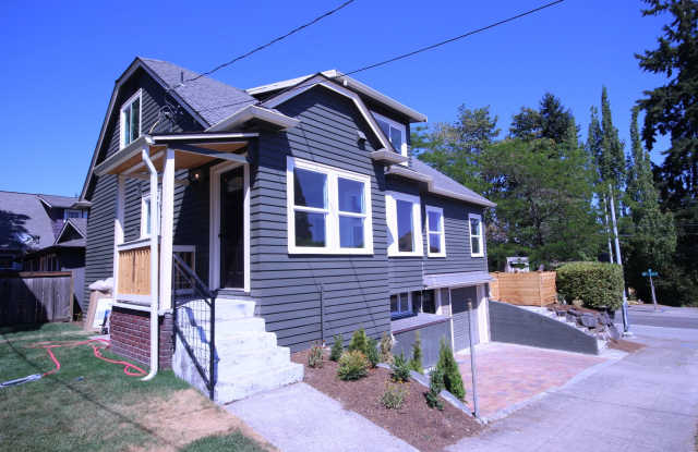 Renovated 5bd/4ba House in Stevens Neighborhood! - 601 23rd Avenue East, Seattle, WA 98112