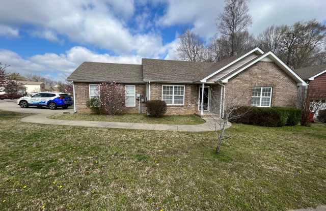 Charming 3 Bed / 2 Bath Ranch-Style Home on Corner Lot – Clarksville, TN photos photos