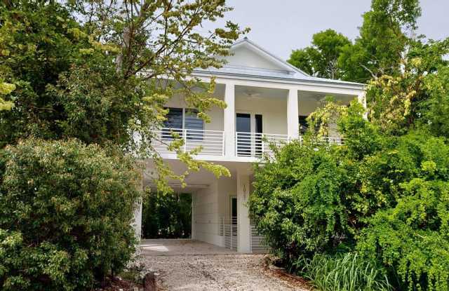 1027 Snapper Lane photos photos