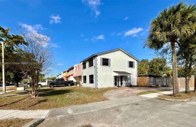 1675 W 68th St - 1675 West 68th Street, Hialeah, FL 33014