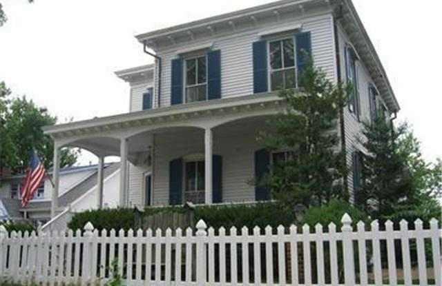 142 West Monroe Avenue - 142 West Monroe Avenue, Kirkwood, MO 63122