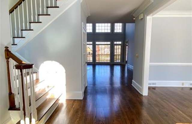 2660 Coachmans Circle Gallery 3