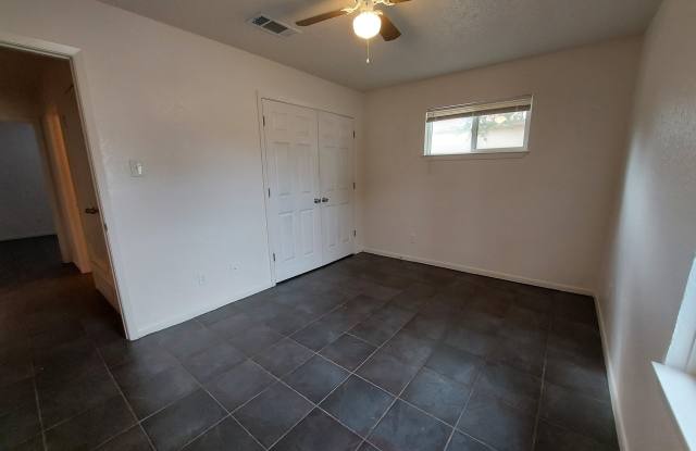 1904 Ridgeview Gallery 2