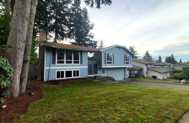 HUGE 5 Bedroom Home - Federal Way photos photos
