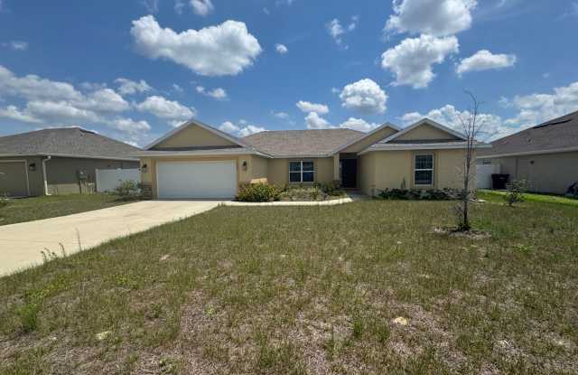 Spacious 4BR/2BA Home in Oaks at Ocala Crossing – Perfect for Families or Roommates photos photos