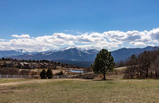 Secluded, 5 Bedroom Horse Property in Sun Hills w/ SPECTACULAR VIEWS!! Gallery 3