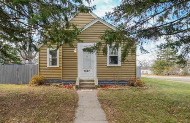 1927 Birmingham Street - 1927 Birmingham Street, Maplewood, MN 55109