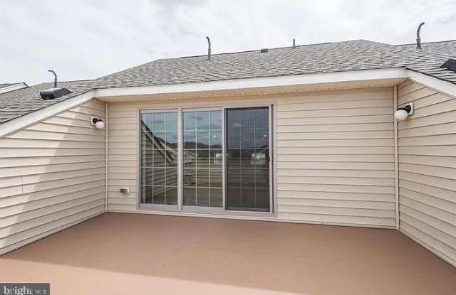 22635 NORWALK SQUARE photos photos