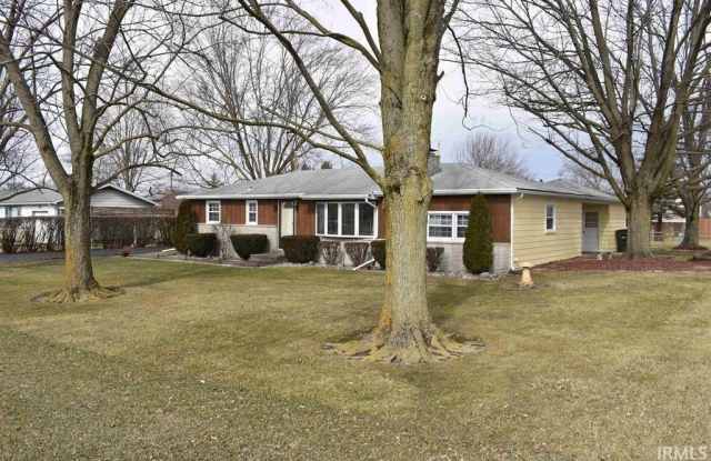1532 W Dupont Road - 1532 West Dupont Road, Fort Wayne, IN 46845