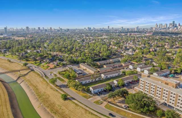 Summit at North MacGregor Arms Apartments Gallery 2