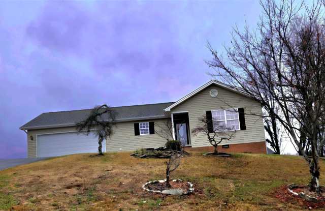 One story ranch 2b 2b 2 car garage level fenced back yard photos photos