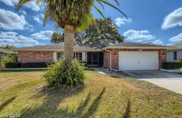 168 Sunshine Dr - 168 Sunshine Drive, Palm Harbor, FL 34684