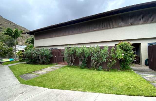Hawaii Kai - The COLONY MARINA: Lovely townhouse with spacious 4 bedrooms, 3 bath, 2 covered parking stalls including water & sewer, water access to marina. Pet Negotiable. photos photos Hawaii Kai - The COLONY MARINA: Lovely townhouse with spacious 4 bedrooms, 3 bath, 2 covered parking stalls including water & sewer, water access to marina. Pet Negotiable. photos photos