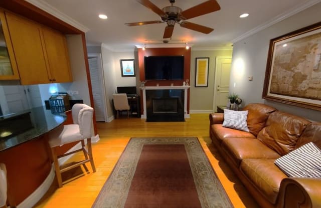 122 S Evergreen Ave - 122 South Evergreen Avenue, Arlington Heights, IL 60005