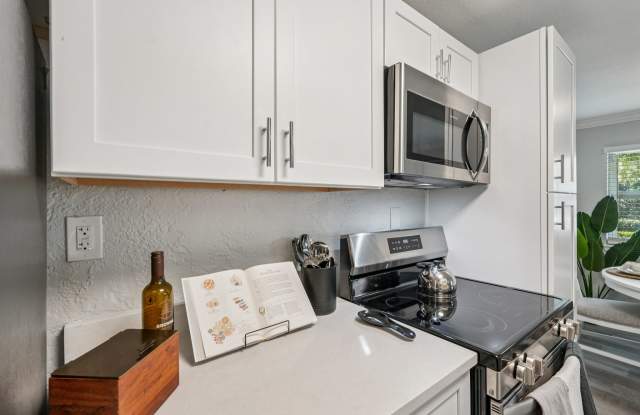 Riverwalk Apartments Gallery 3