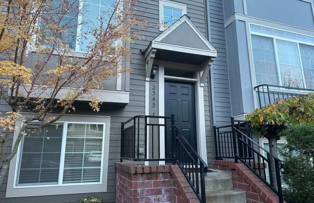 3 Level Town Home Located in Bethany photos photos