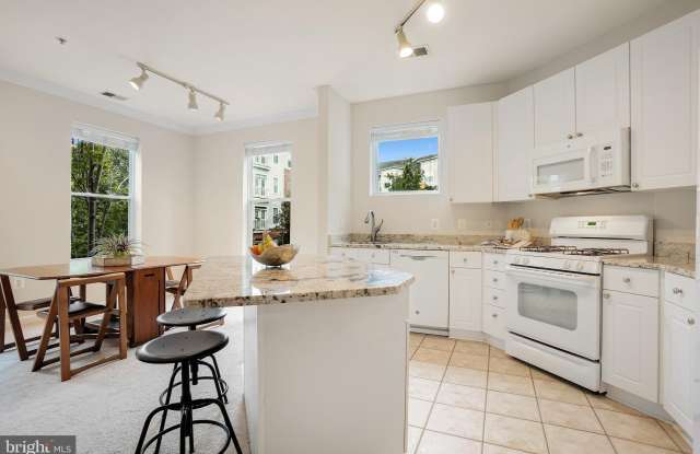 9486 VIRGINIA CENTER Boulevard Gallery 4