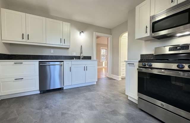 10202 West Bungalow Parkway - LOWER Gallery 4