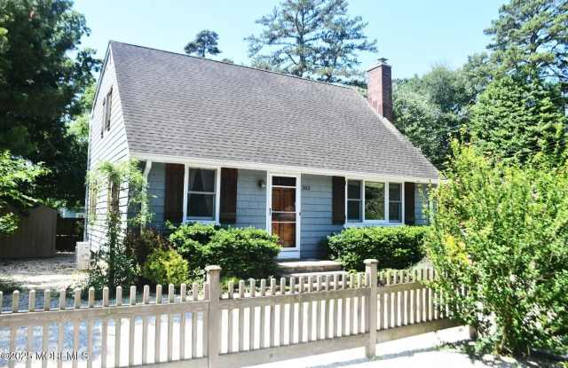 303 Deerfoot Lane photos photos