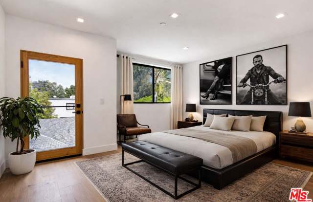 4329 Radford Avenue photos photos