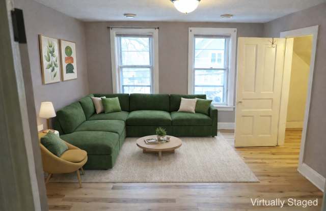 Large One Bedroom Unit Two Blocks From Brady Street. photos photos