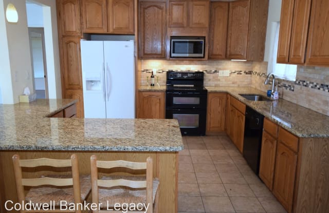 715 Amherst Dr SE - 715 Amherst Drive Southeast, Albuquerque, NM 87106