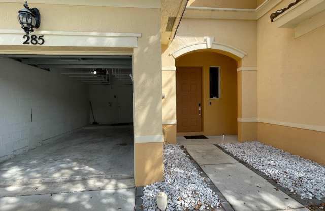 Seminole Estates Gallery 1