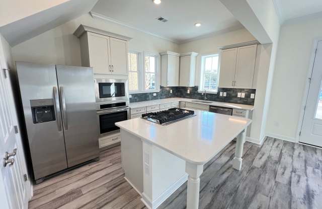 Luxury 2BR Townhome in Market Common | Walkable + Pool | Available Now photos photos