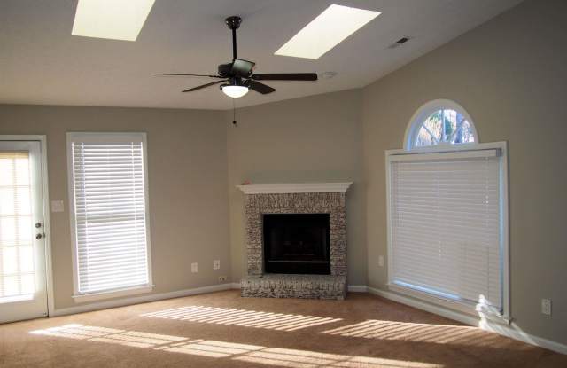 190 Garden Ct Gallery 2