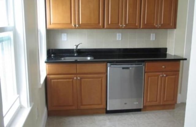 52 Rindge Ave - 52 Rindge Avenue, Lexington, MA 02420