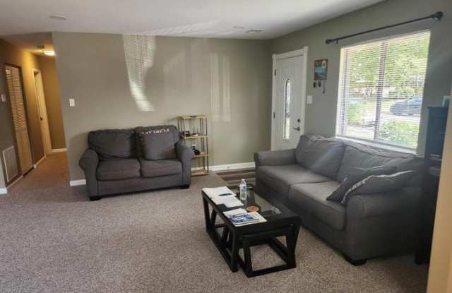 8423 JINETES Court Gallery 3