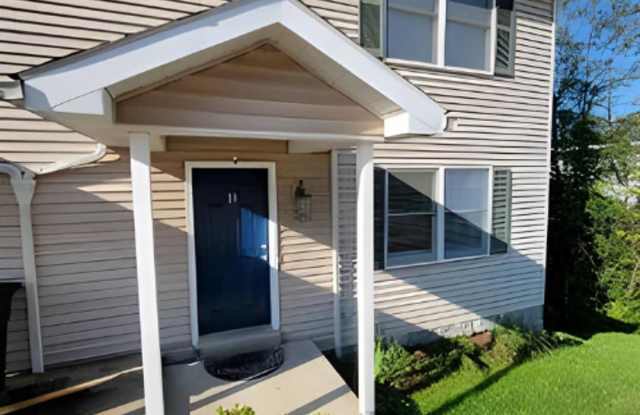 4Bed/3.5Bath Townhouse in Med Center Area -  Available 06/02/2027 Gallery 1