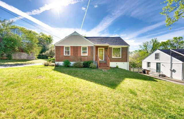 Charming 2 bed 1 bath cottage in East Nashville! photos photos