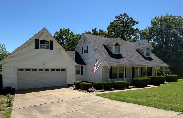 4 Bedroom 2.5 Spacious House In Fianna Hills - 3109 Glen Flora Way, Fort Smith, AR 72908