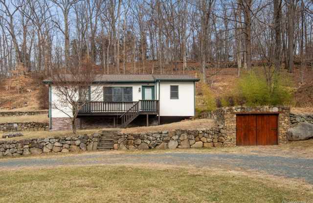 689 S Mountain Road Gallery 2